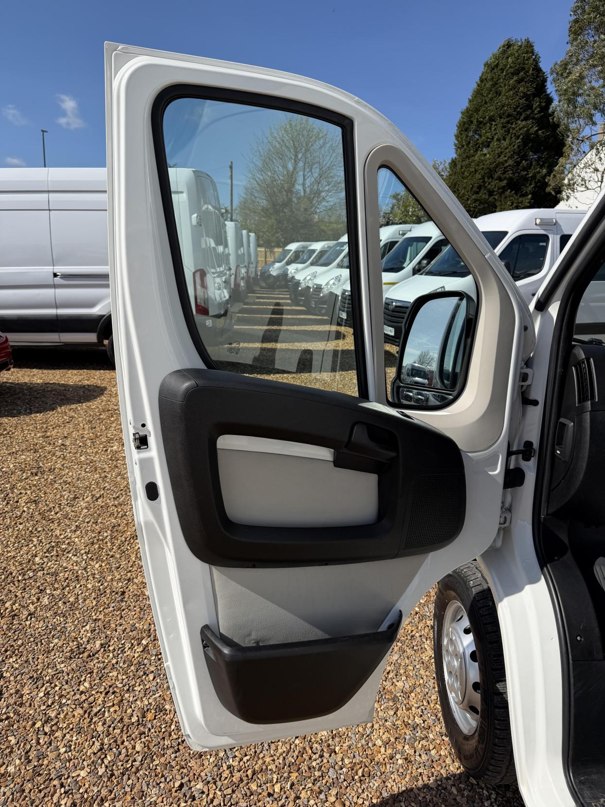 Citroen Relay 2.0 BlueHDi 35 Enterprise Panel Van 5dr Diesel Manual L3 High Roof Euro 6 (130 ps)