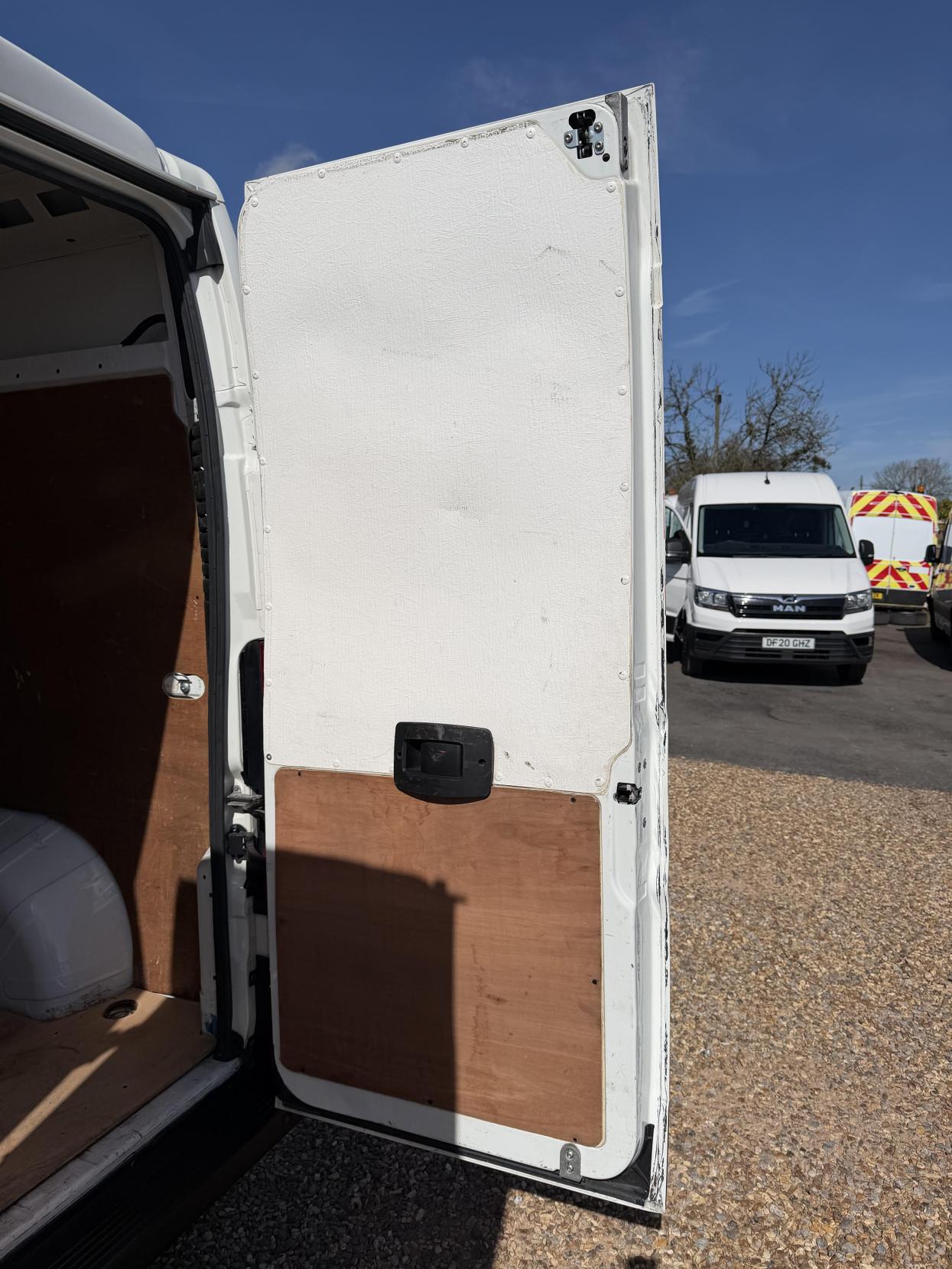 Citroen Relay 2.0 BlueHDi 35 Enterprise Panel Van 5dr Diesel Manual L3 High Roof Euro 6 (130 ps)