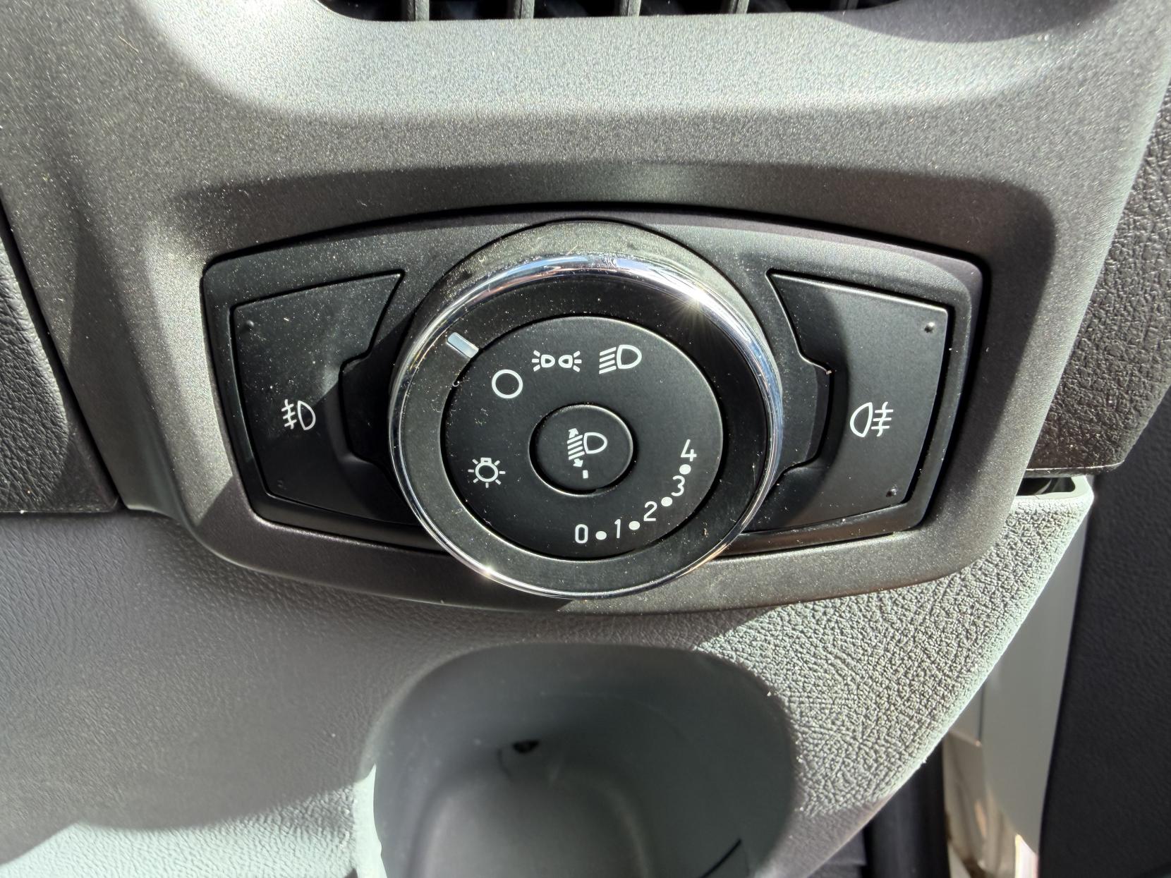 Ford Transit Custom 2.0 TDCi 310 Panel Van 5dr Diesel Manual L2 H1 (167 g/km, 104 bhp)