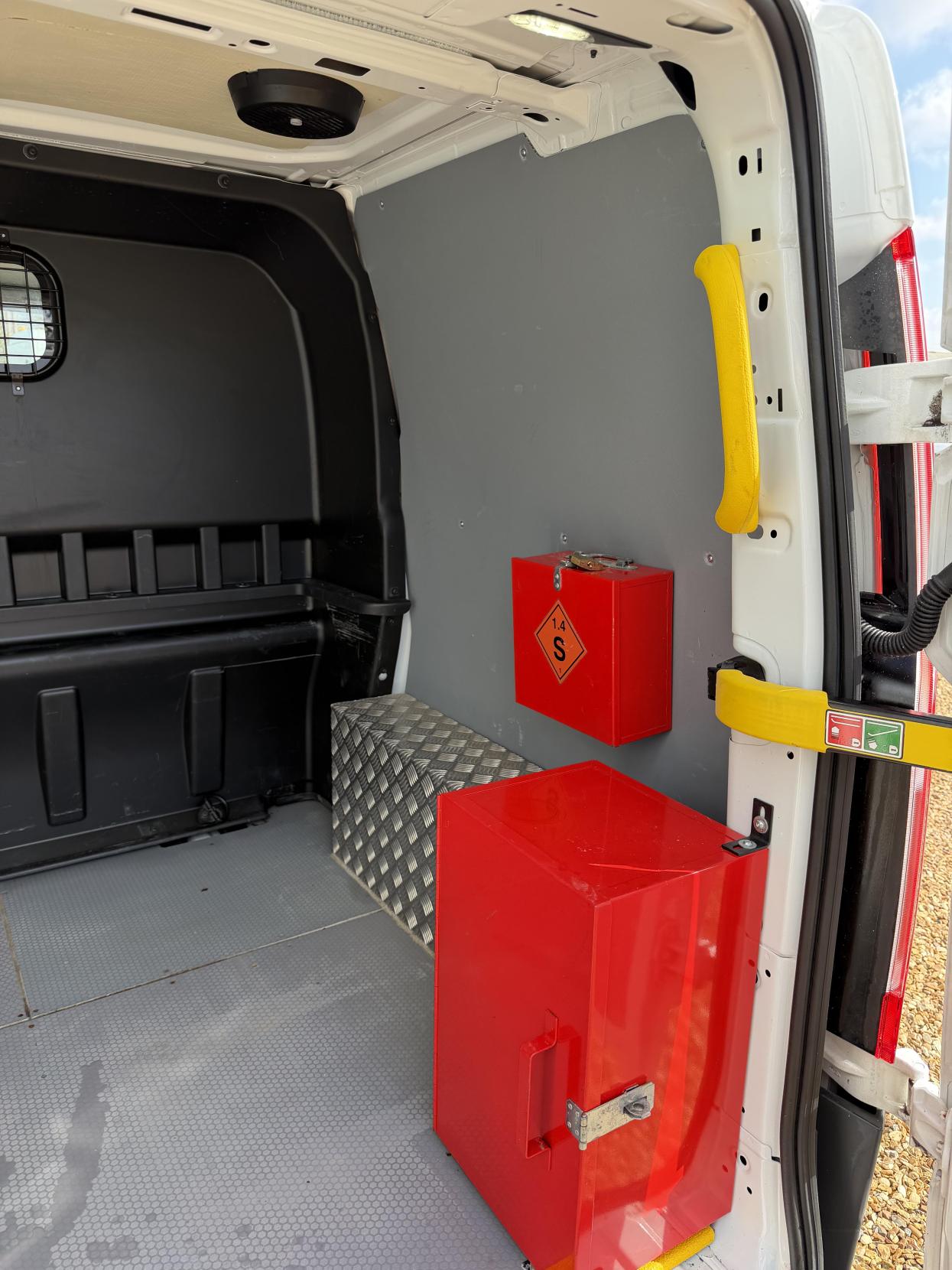 Ford Transit Custom 2.0 TDCi 310 Panel Van 5dr Diesel Manual L2 H1 (167 g/km, 104 bhp)