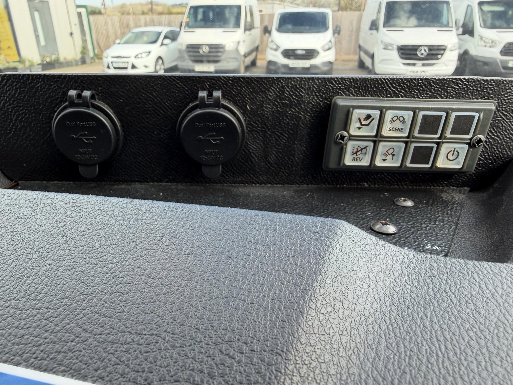 Ford Transit Custom 2.0 TDCi 310 Panel Van 5dr Diesel Manual L2 H1 (167 g/km, 104 bhp)