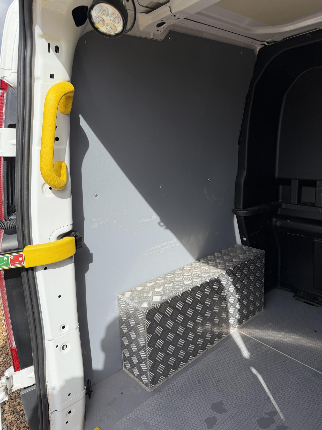 Ford Transit Custom 2.0 TDCi 310 Panel Van 5dr Diesel Manual L2 H1 (167 g/km, 104 bhp)