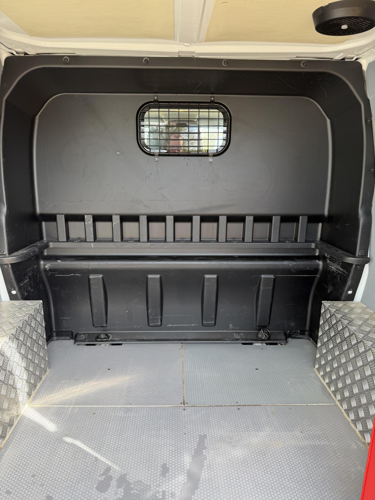 Ford Transit Custom 2.0 TDCi 310 Panel Van 5dr Diesel Manual L2 H1 (167 g/km, 104 bhp)