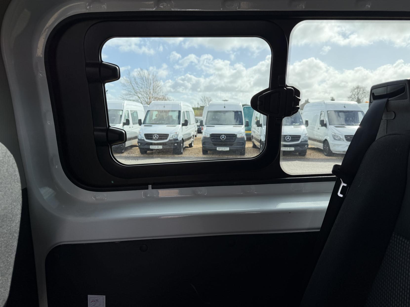 Ford Transit Custom 2.0 TDCi 310 Panel Van 5dr Diesel Manual L2 H1 (167 g/km, 104 bhp)