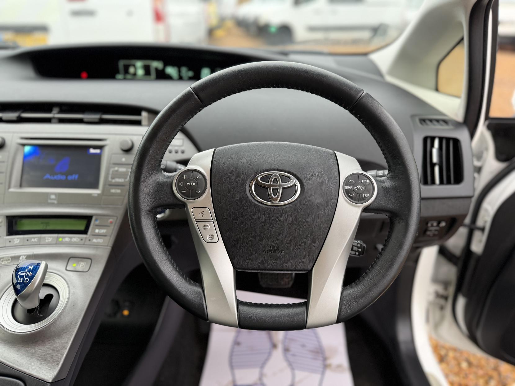 Toyota Prius 1.8 VVT-h Hatchback 5dr Petrol Plug-in Hybrid CVT Euro 5 (s/s) (136 ps)