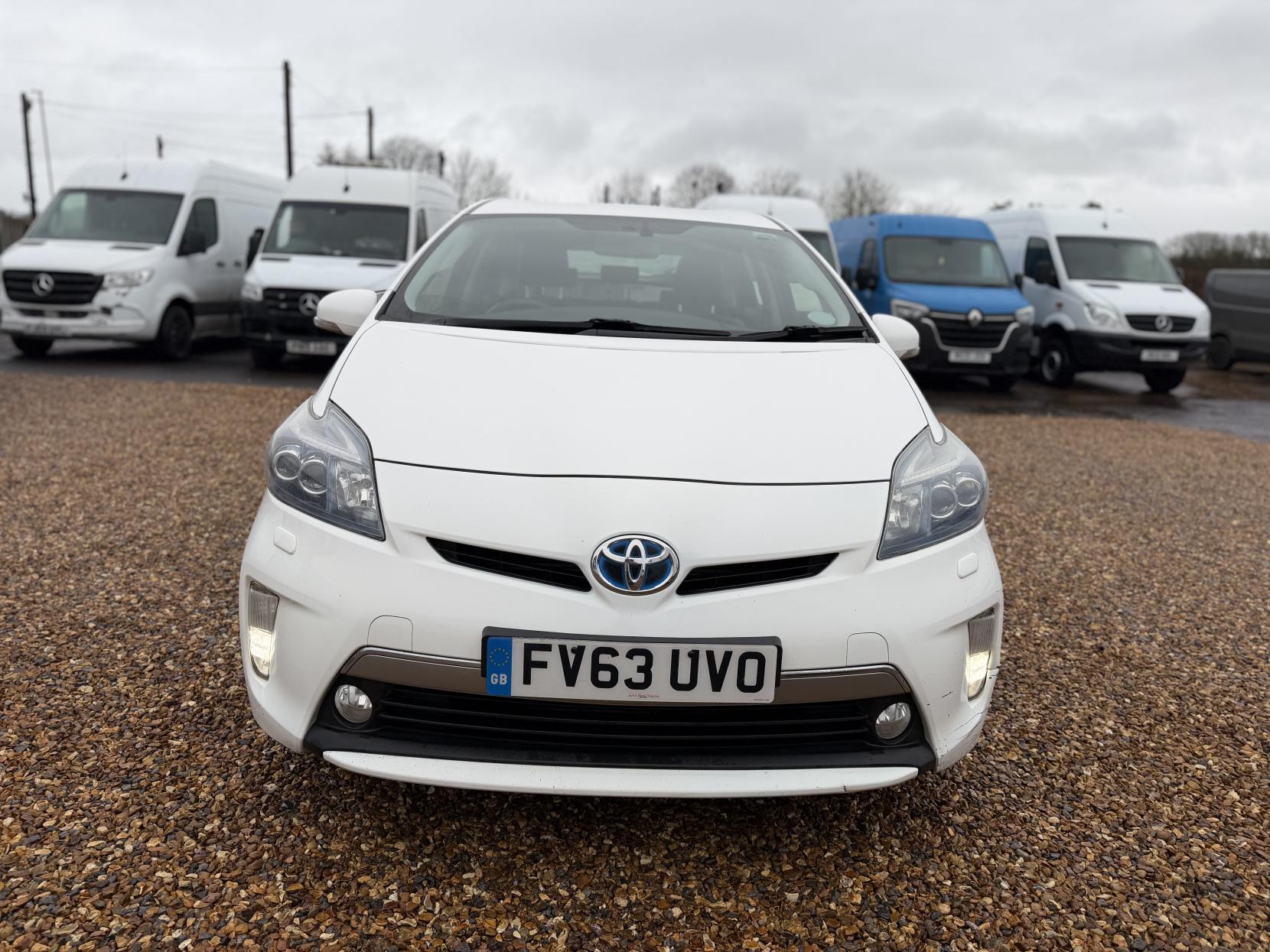 Toyota Prius 1.8 VVT-h Hatchback 5dr Petrol Plug-in Hybrid CVT Euro 5 (s/s) (136 ps)