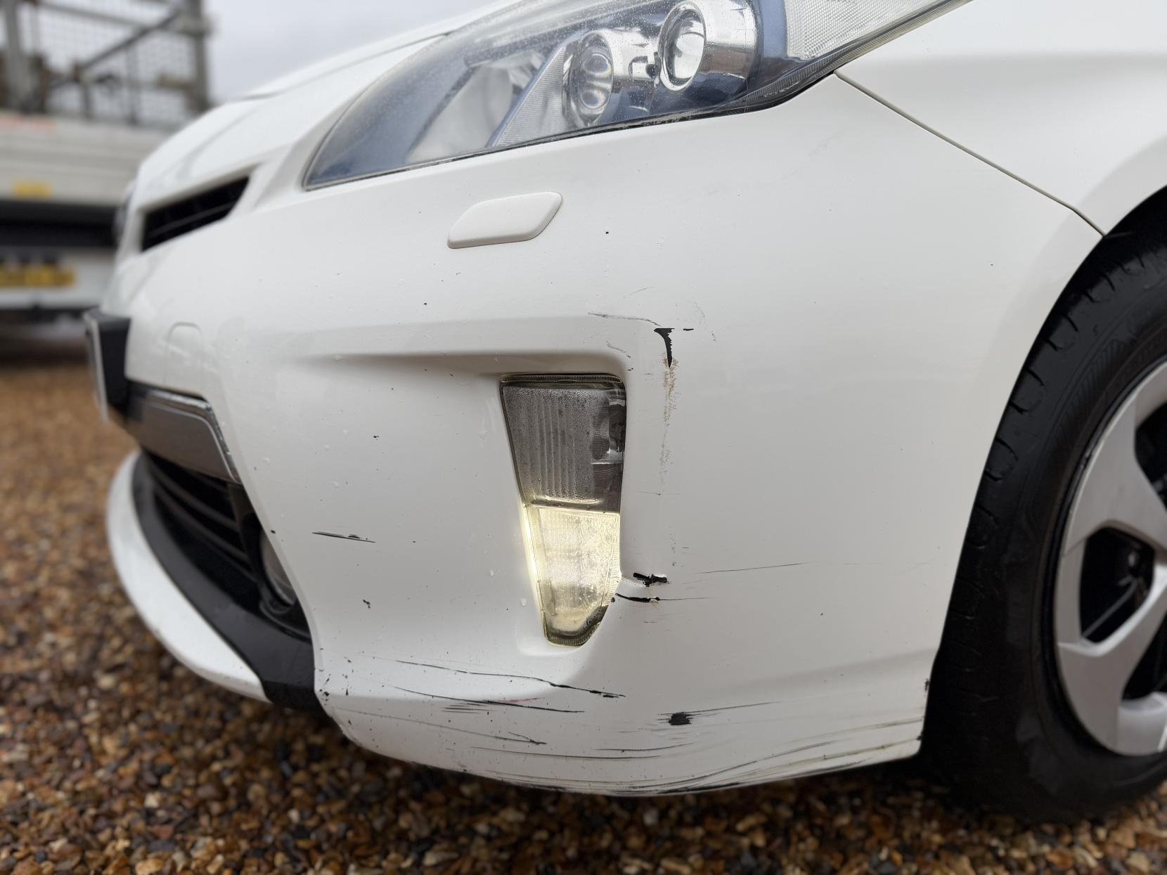 Toyota Prius 1.8 VVT-h Hatchback 5dr Petrol Plug-in Hybrid CVT Euro 5 (s/s) (136 ps)