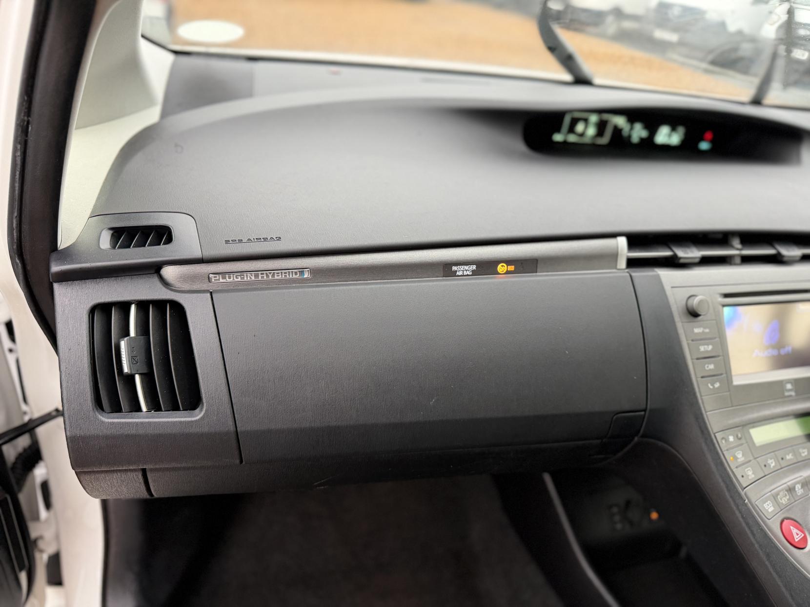 Toyota Prius 1.8 VVT-h Hatchback 5dr Petrol Plug-in Hybrid CVT Euro 5 (s/s) (136 ps)