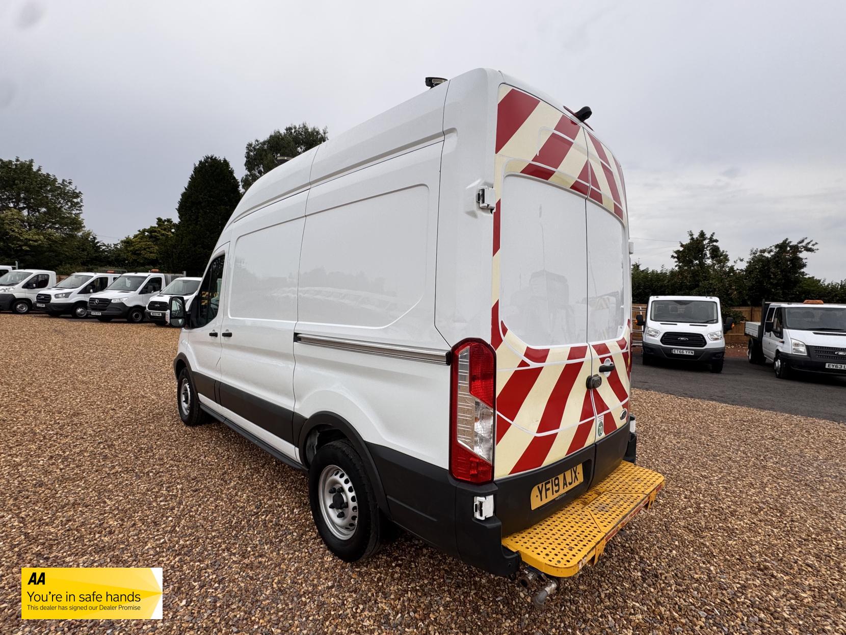 Ford Transit 2.0 350 EcoBlue Panel Van 5dr Diesel Manual RWD L2 H3 Euro 6 (130 ps)