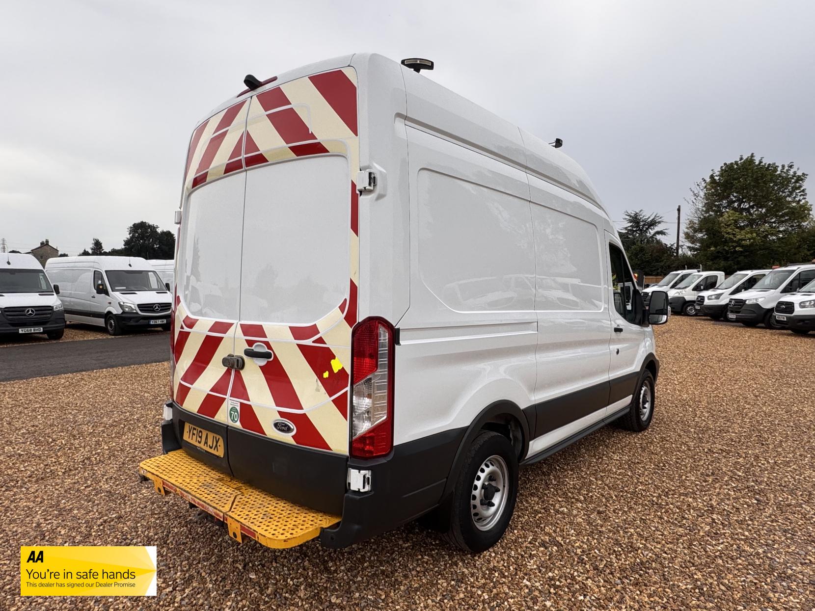 Ford Transit 2.0 350 EcoBlue Panel Van 5dr Diesel Manual RWD L2 H3 Euro 6 (130 ps)