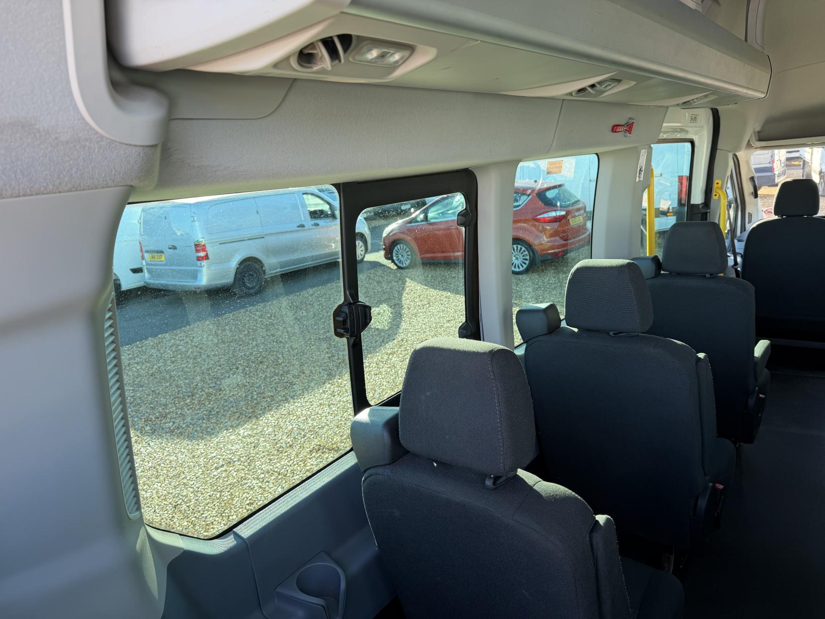 Ford Transit 2.2 TDCi 460 HDT Trend Minibus 4dr Diesel Manual L4 H3 (18 seats) (196 g/km, 123 bhp)