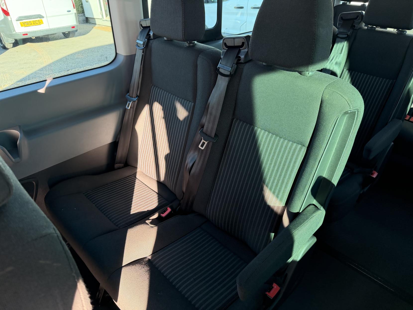 Ford Transit 2.2 TDCi 460 HDT Trend Minibus 4dr Diesel Manual L4 H3 (18 seats) (196 g/km, 123 bhp)