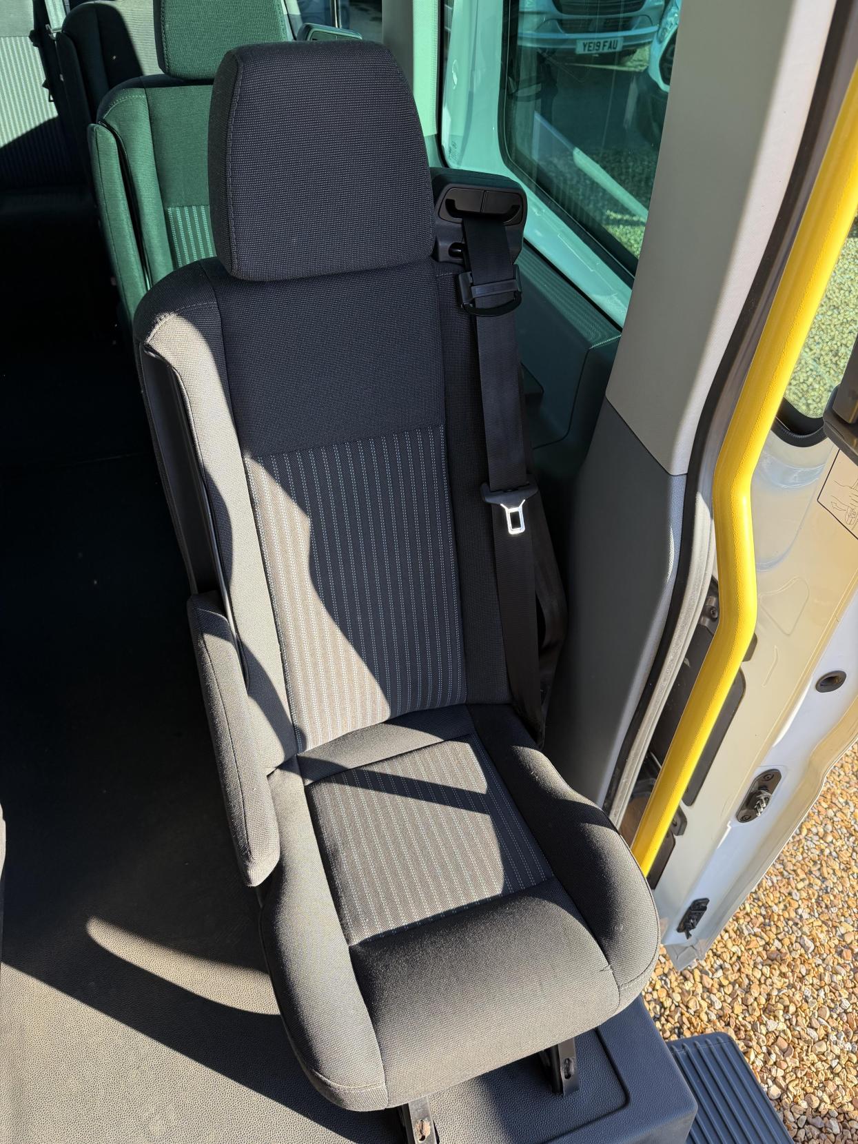 Ford Transit 2.2 TDCi 460 HDT Trend Minibus 4dr Diesel Manual L4 H3 (18 seats) (196 g/km, 123 bhp)