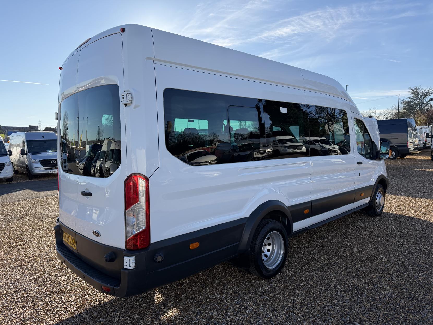Ford Transit 2.2 TDCi 460 HDT Trend Minibus 4dr Diesel Manual L4 H3 (18 seats) (196 g/km, 123 bhp)
