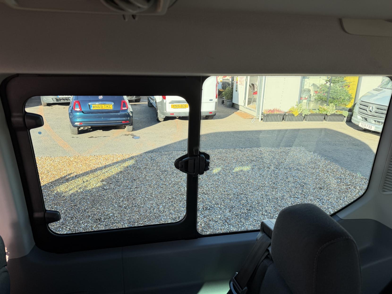 Ford Transit 2.2 TDCi 460 HDT Trend Minibus 4dr Diesel Manual L4 H3 (18 seats) (196 g/km, 123 bhp)