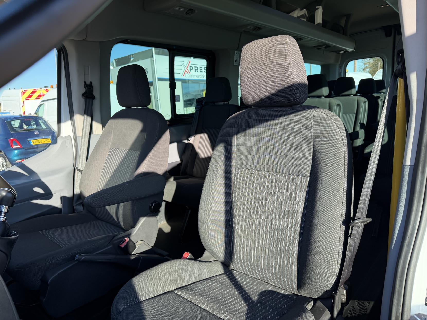 Ford Transit 2.2 TDCi 460 HDT Trend Minibus 4dr Diesel Manual L4 H3 (18 seats) (196 g/km, 123 bhp)