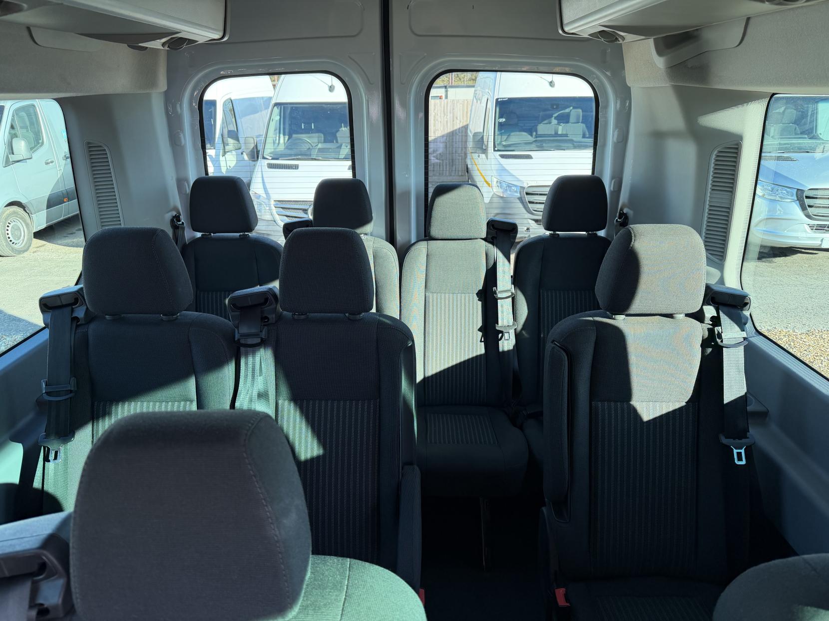 Ford Transit 2.2 TDCi 460 HDT Trend Minibus 4dr Diesel Manual L4 H3 (18 seats) (196 g/km, 123 bhp)