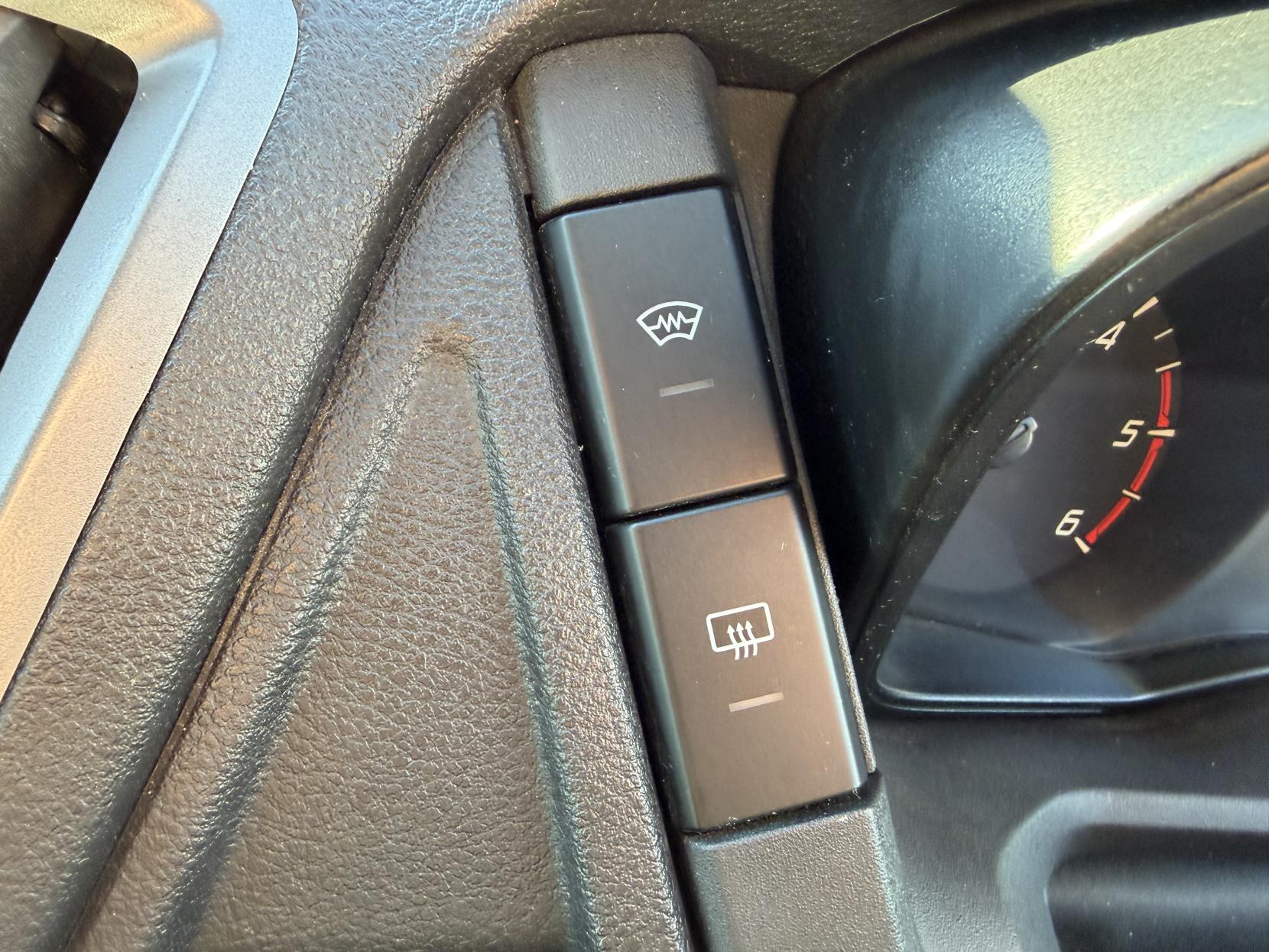 Ford Transit 2.2 TDCi 460 HDT Trend Minibus 4dr Diesel Manual L4 H3 (18 seats) (196 g/km, 123 bhp)