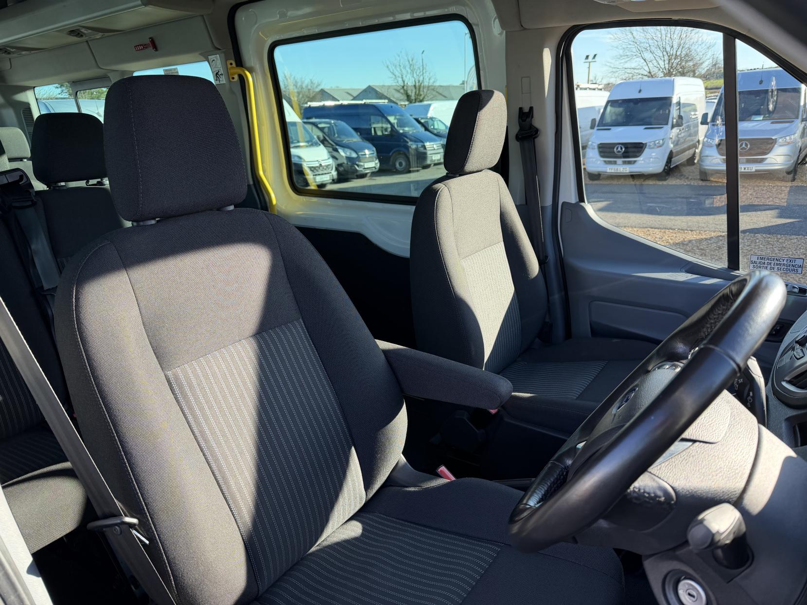 Ford Transit 2.2 TDCi 460 HDT Trend Minibus 4dr Diesel Manual L4 H3 (18 seats) (196 g/km, 123 bhp)