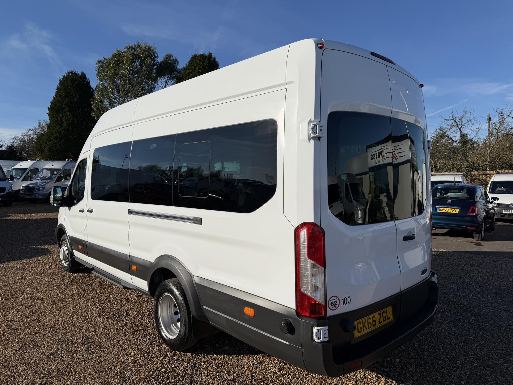 Ford Transit 2.2 TDCi 460 HDT Trend Minibus 4dr Diesel Manual L4 H3 (18 seats) (196 g/km, 123 bhp)