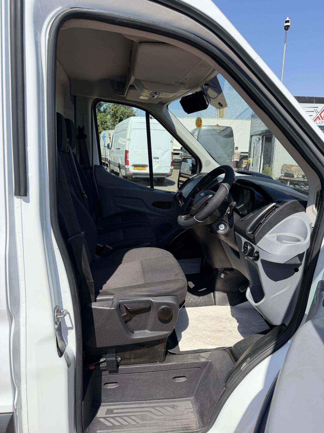 2014 Ford Transit 2.2 TDCi 350 Panel Van 5dr Diesel Manual RWD L3 H3 Euro 5 (100 ps) - Thumbnail 15