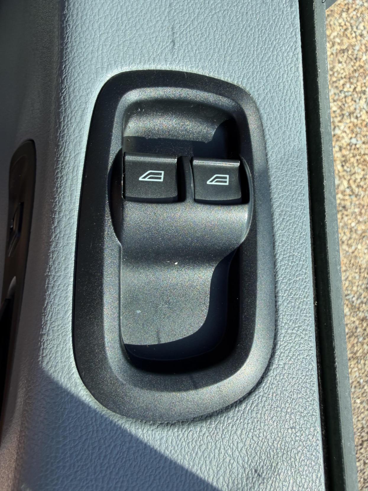 2014 Ford Transit 2.2 TDCi 350 Panel Van 5dr Diesel Manual RWD L3 H3 Euro 5 (100 ps) - Thumbnail 17