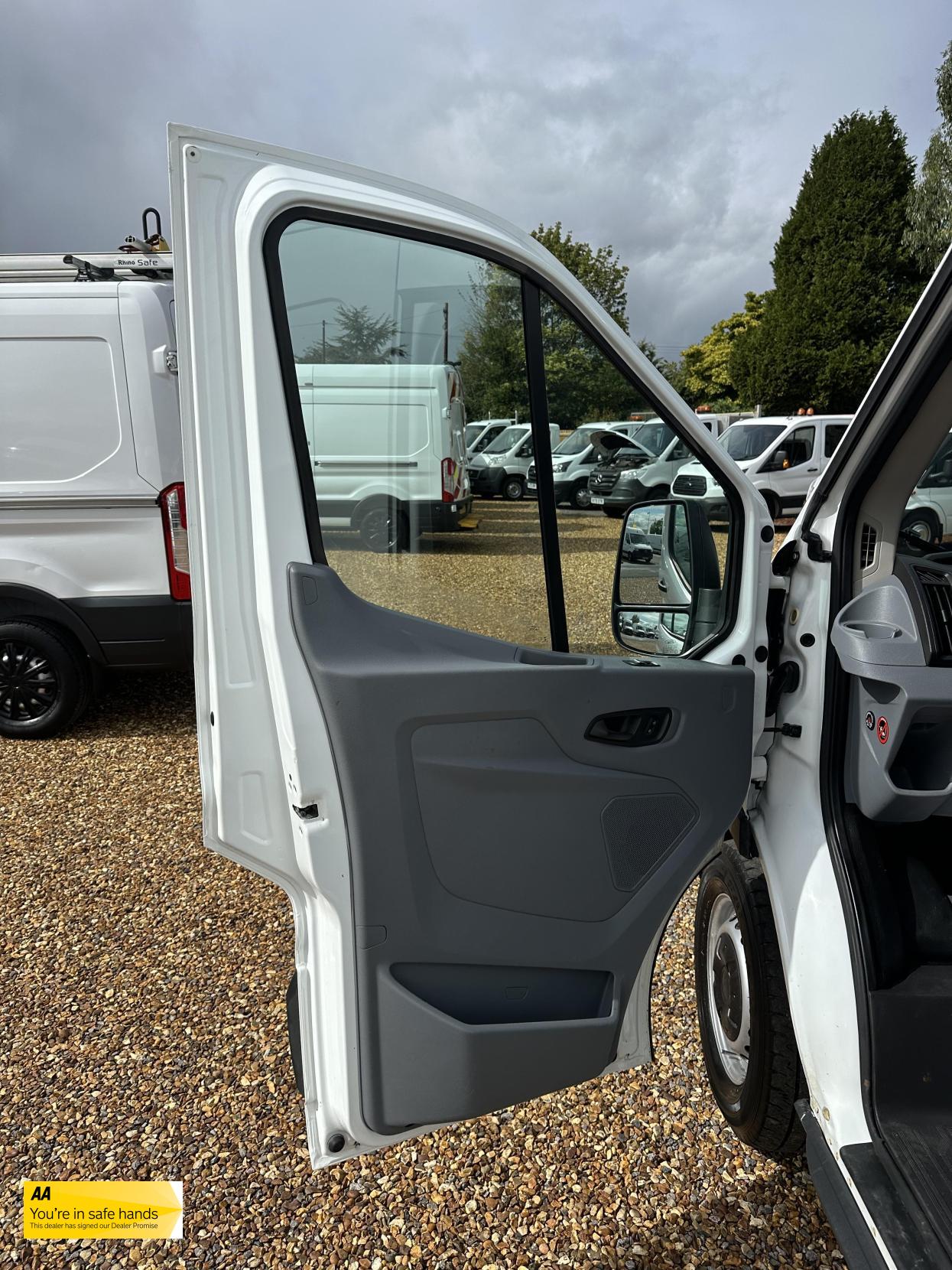 Ford Transit 2.2 TDCi 350 Panel Van 5dr Diesel Manual RWD L3 H3 Euro 5 (100 ps)
