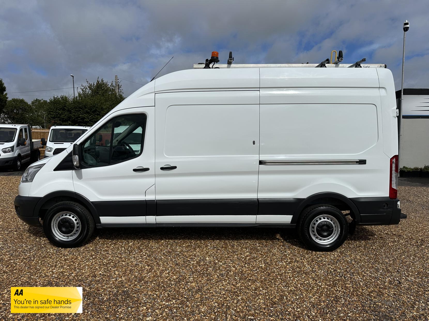 Ford Transit 2.2 TDCi 350 Panel Van 5dr Diesel Manual RWD L3 H3 Euro 5 (100 ps)