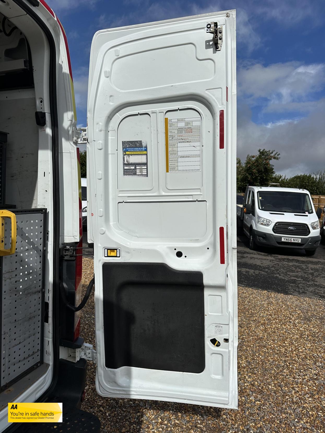 Ford Transit 2.2 TDCi 350 Panel Van 5dr Diesel Manual RWD L3 H3 Euro 5 (100 ps)