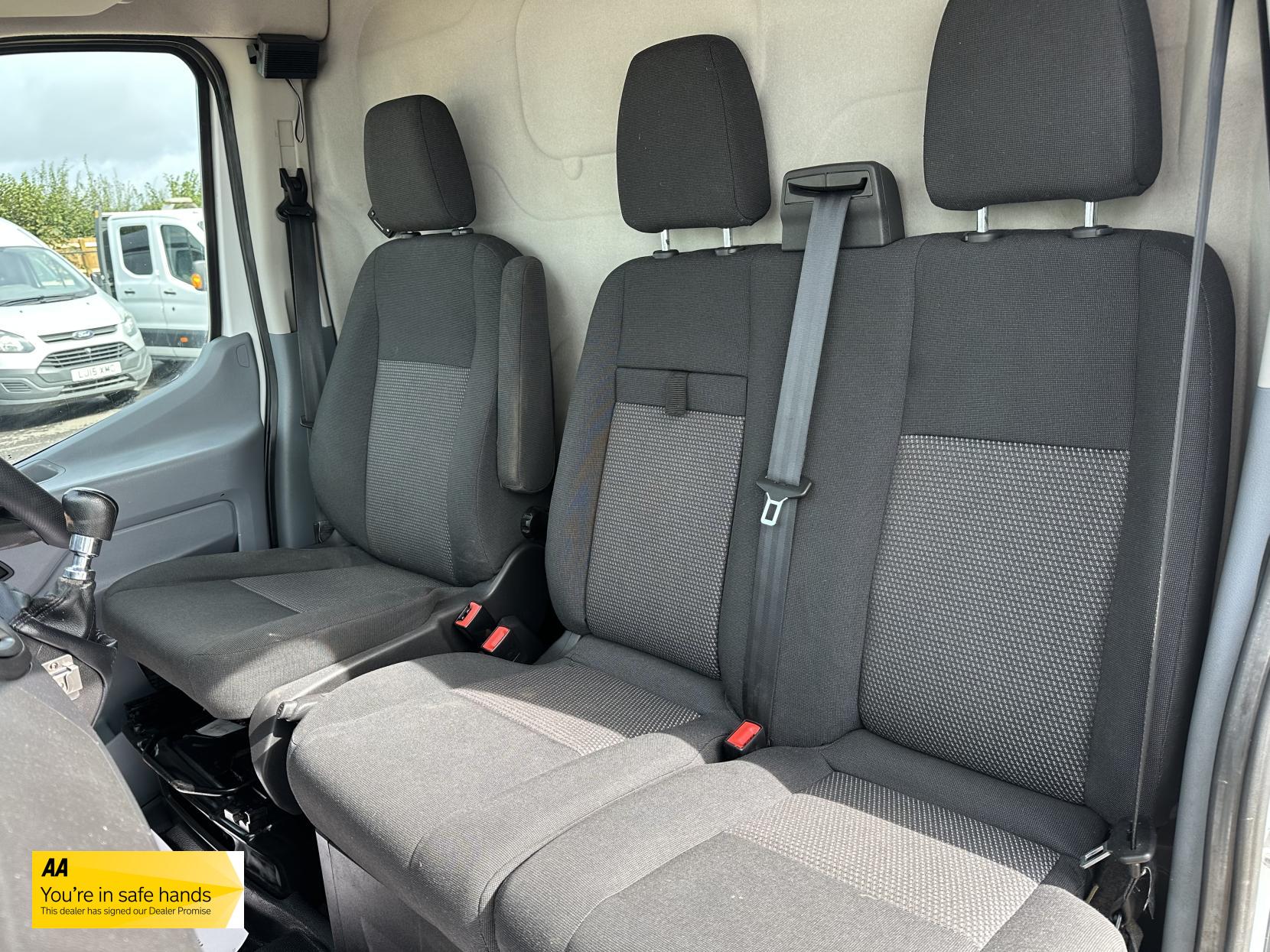 Ford Transit 2.2 TDCi 350 Panel Van 5dr Diesel Manual RWD L3 H3 Euro 5 (100 ps)