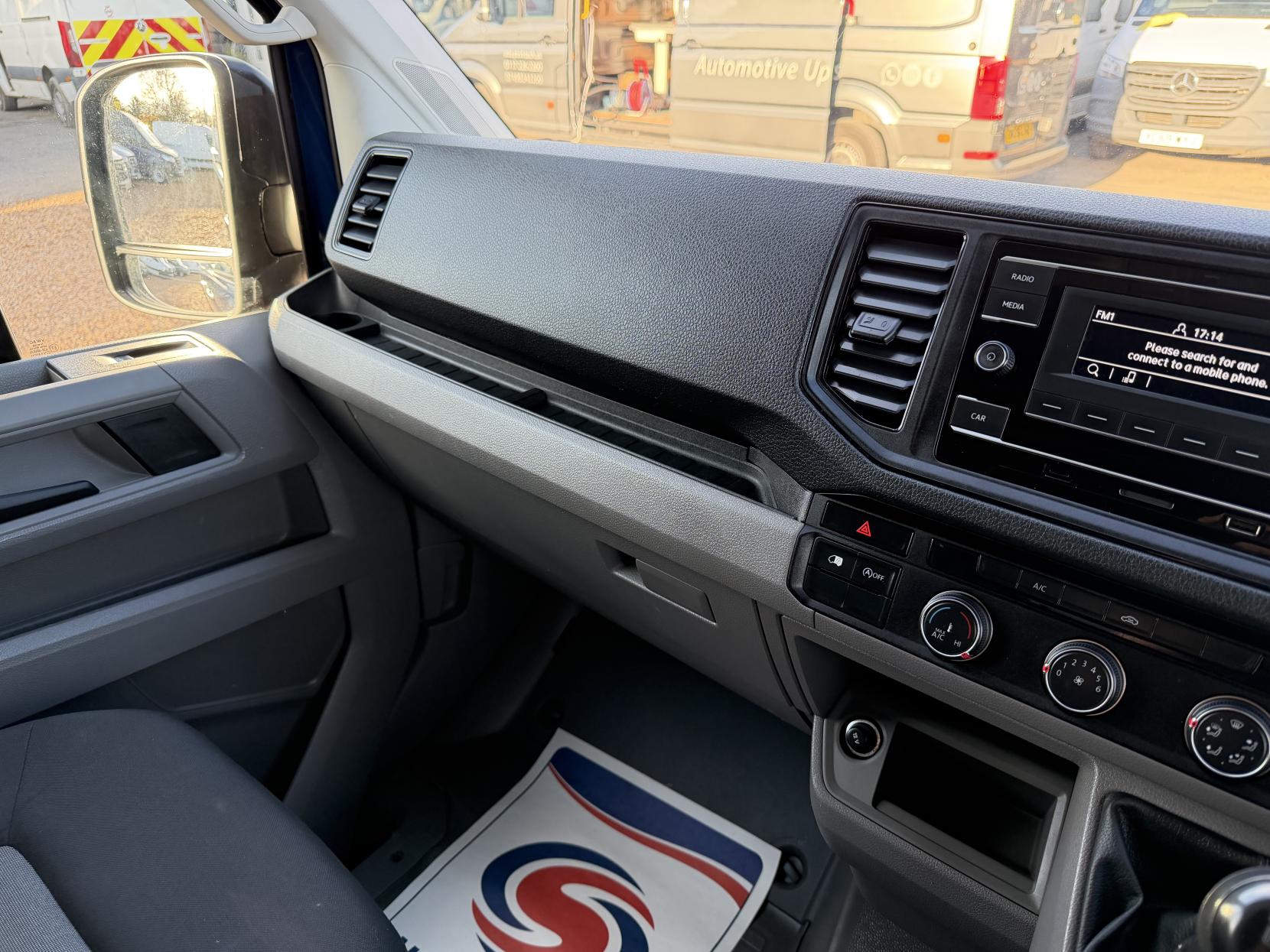 2022 Volkswagen Crafter 2.0 TDI CR35 Startline Panel Van 5dr Diesel Manual FWD MWB High Roof Euro 6 (s/s) (140 ps) - Thumbnail 29