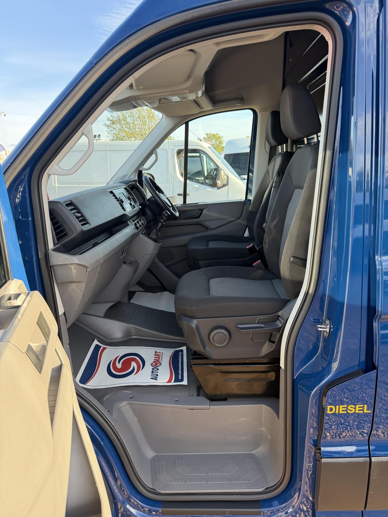 2022 Volkswagen Crafter 2.0 TDI CR35 Startline Panel Van 5dr Diesel Manual FWD MWB High Roof Euro 6 (s/s) (140 ps) - Thumbnail 35