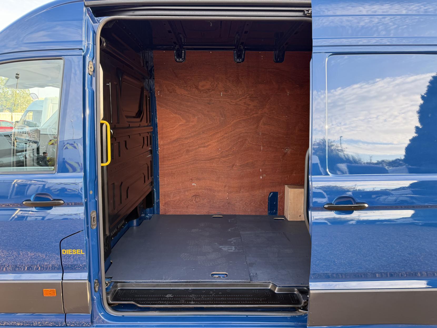 2022 Volkswagen Crafter 2.0 TDI CR35 Startline Panel Van 5dr Diesel Manual FWD MWB High Roof Euro 6 (s/s) (140 ps) - Thumbnail 31