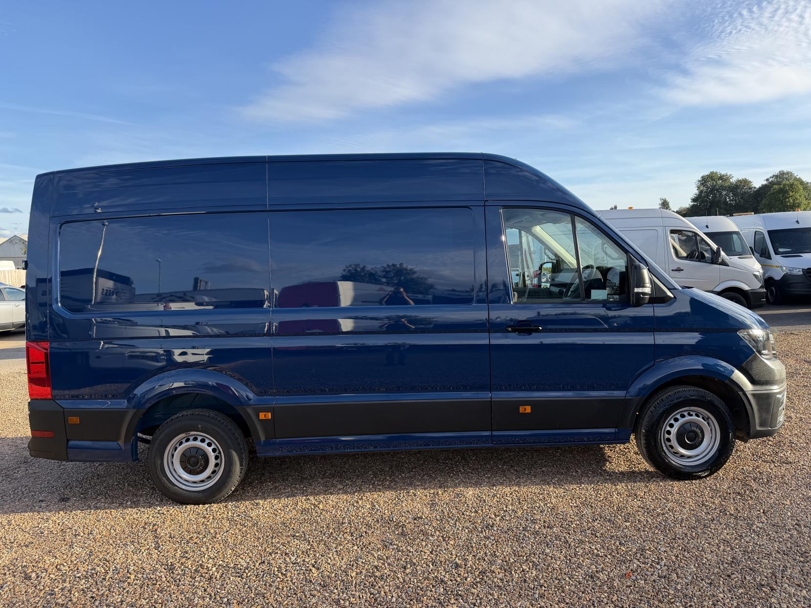 2022 Volkswagen Crafter 2.0 TDI CR35 Startline Panel Van 5dr Diesel Manual FWD MWB High Roof Euro 6 (s/s) (140 ps) - Thumbnail 12