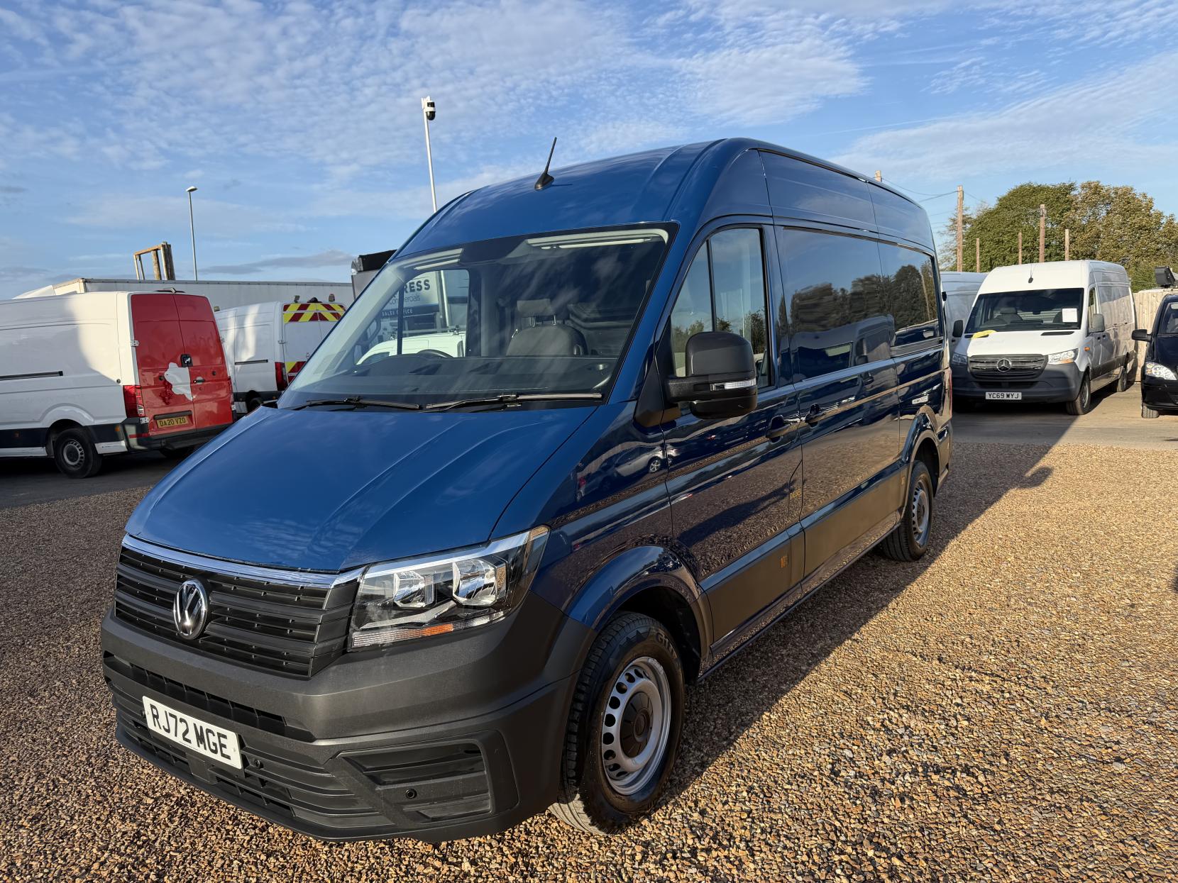 2022 Volkswagen Crafter 2.0 TDI CR35 Startline Panel Van 5dr Diesel Manual FWD MWB High Roof Euro 6 (s/s) (140 ps) - Thumbnail 7