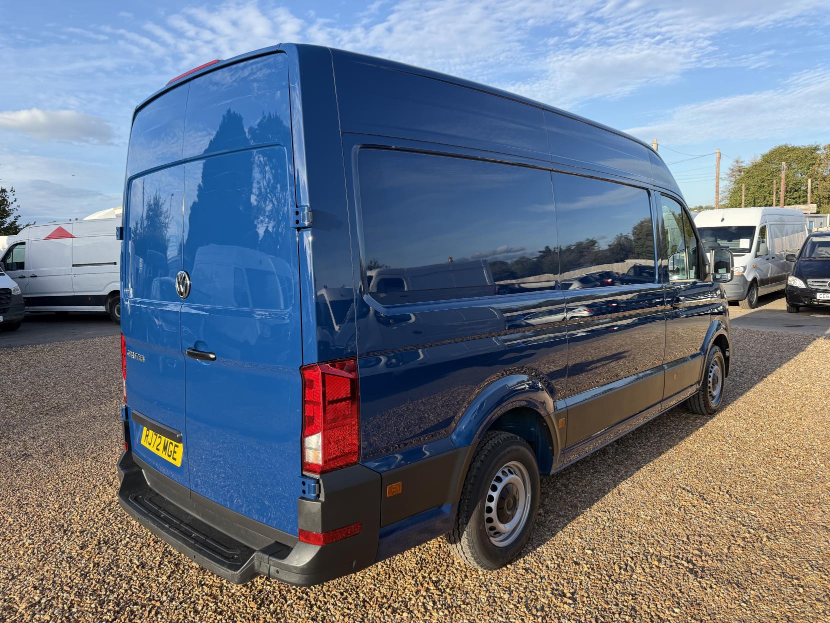 2022 Volkswagen Crafter 2.0 TDI CR35 Startline Panel Van 5dr Diesel Manual FWD MWB High Roof Euro 6 (s/s) (140 ps) - Thumbnail 11