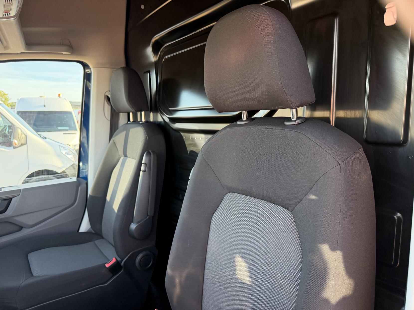 2022 Volkswagen Crafter 2.0 TDI CR35 Startline Panel Van 5dr Diesel Manual FWD MWB High Roof Euro 6 (s/s) (140 ps) - Thumbnail 30