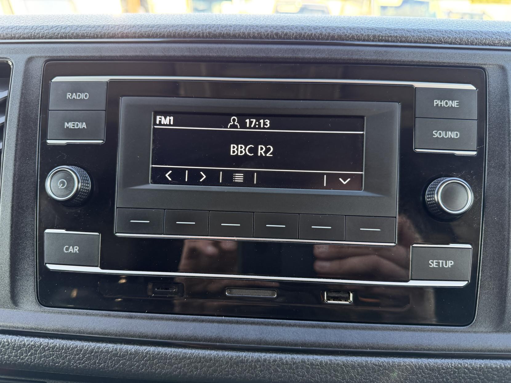 2022 Volkswagen Crafter 2.0 TDI CR35 Startline Panel Van 5dr Diesel Manual FWD MWB High Roof Euro 6 (s/s) (140 ps) - Thumbnail 20