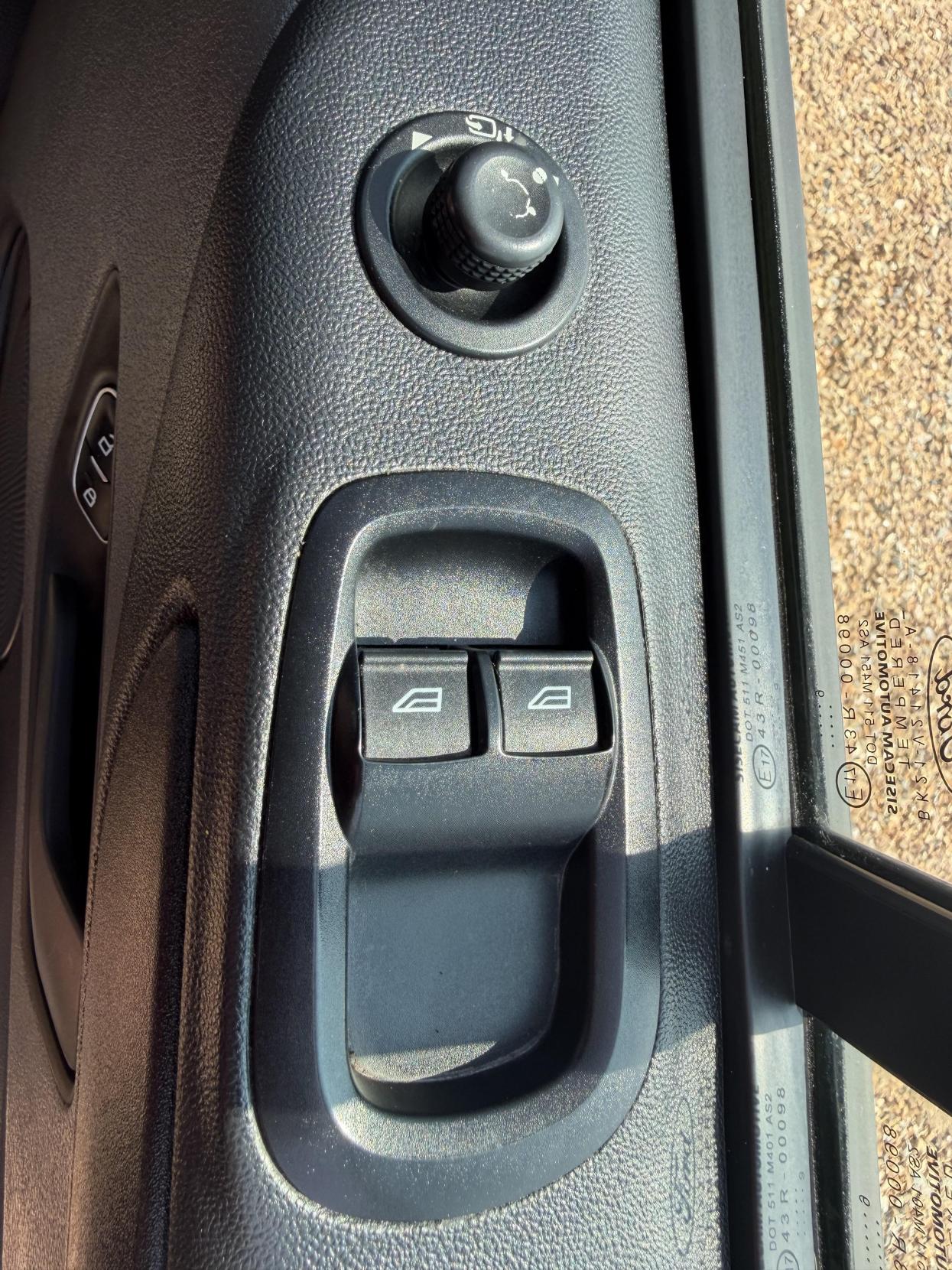 2019 Ford Transit Custom 2.0 320 EcoBlue Panel Van 5dr Diesel Manual L2 H2 Euro 6 (130 ps) - Thumbnail 36