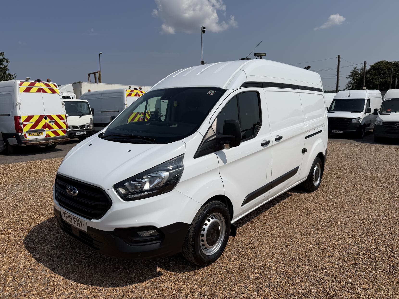 2019 Ford Transit Custom 2.0 320 EcoBlue Panel Van 5dr Diesel Manual L2 H2 Euro 6 (130 ps) - Thumbnail 7