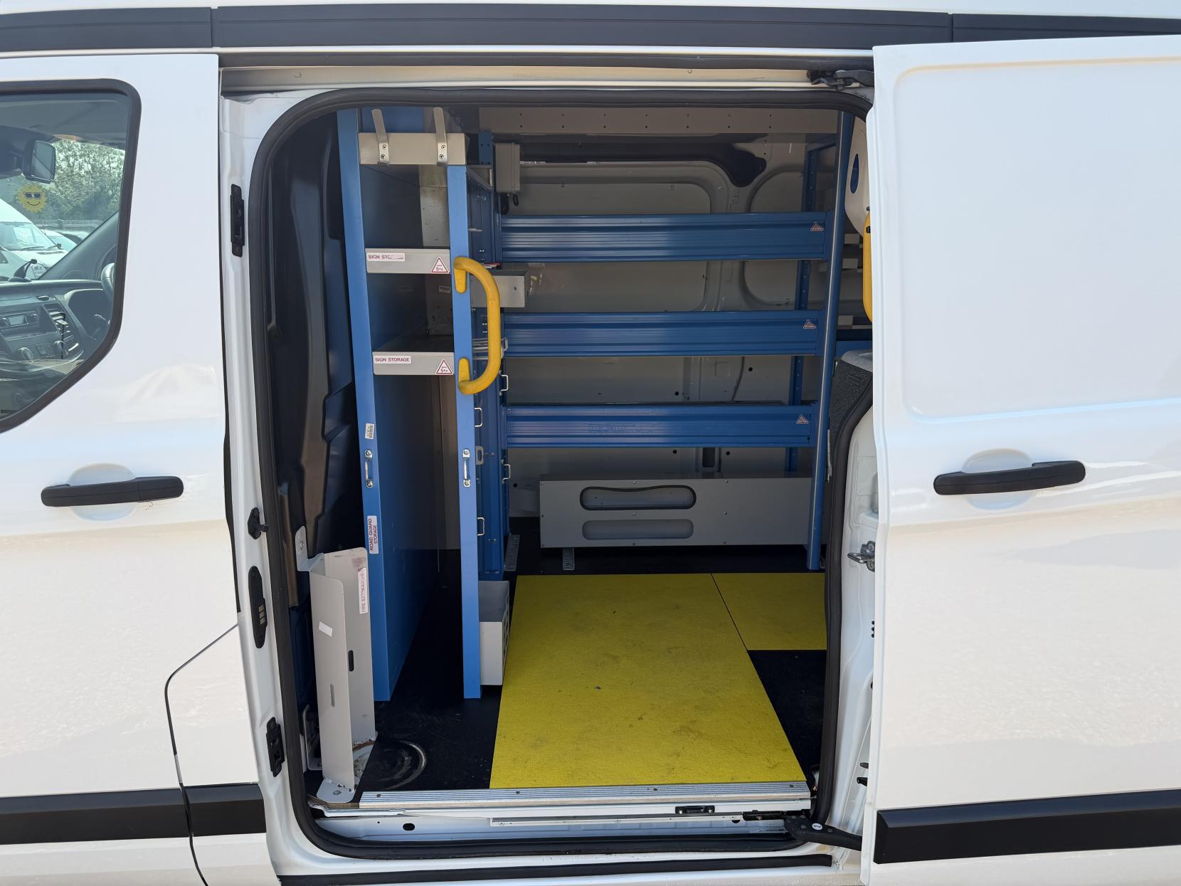2019 Ford Transit Custom 2.0 320 EcoBlue Panel Van 5dr Diesel Manual L2 H2 Euro 6 (130 ps) - Thumbnail 22
