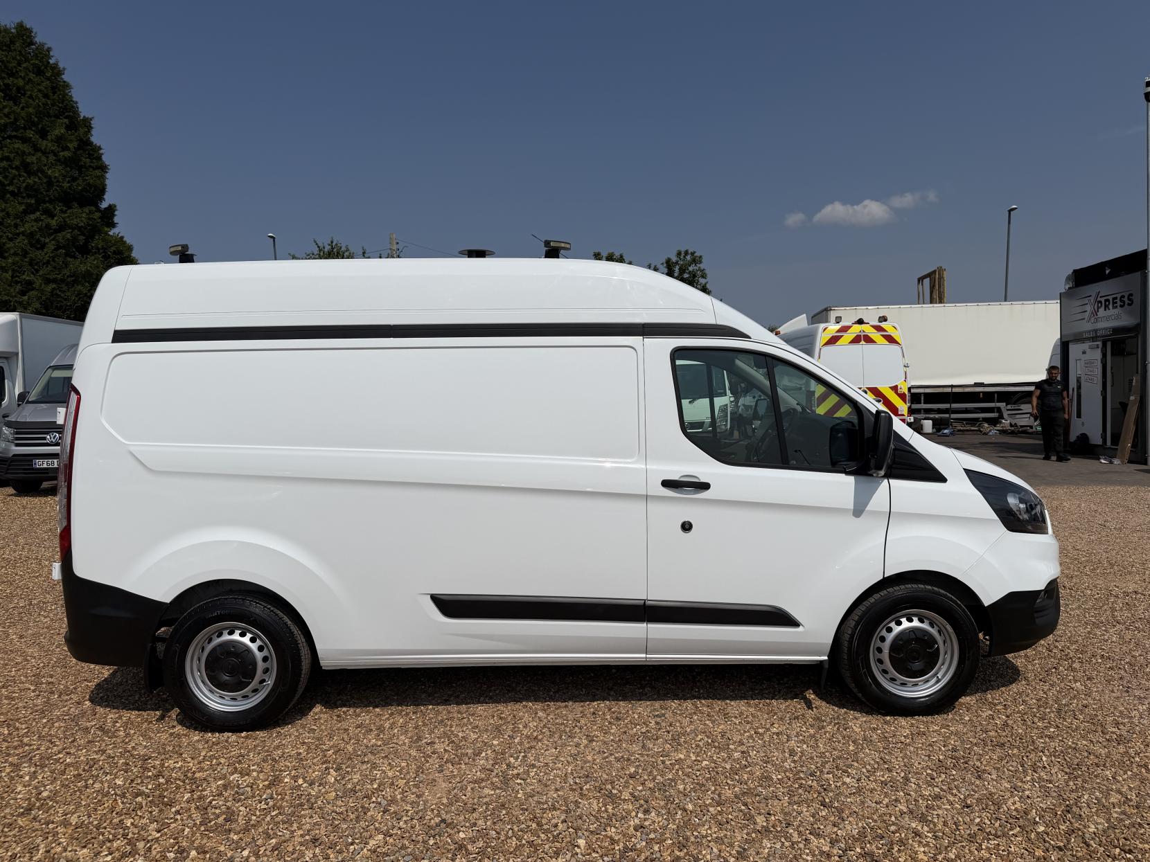 2019 Ford Transit Custom 2.0 320 EcoBlue Panel Van 5dr Diesel Manual L2 H2 Euro 6 (130 ps) - Thumbnail 12
