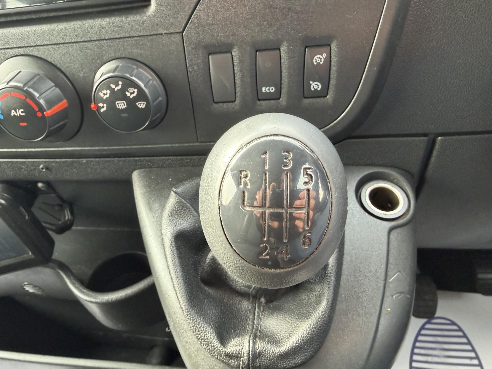 Vauxhall Movano 2.3 CDTi 3500 Panel Van 5dr Diesel Manual FWD L2 H2 Euro 6 (130 ps)