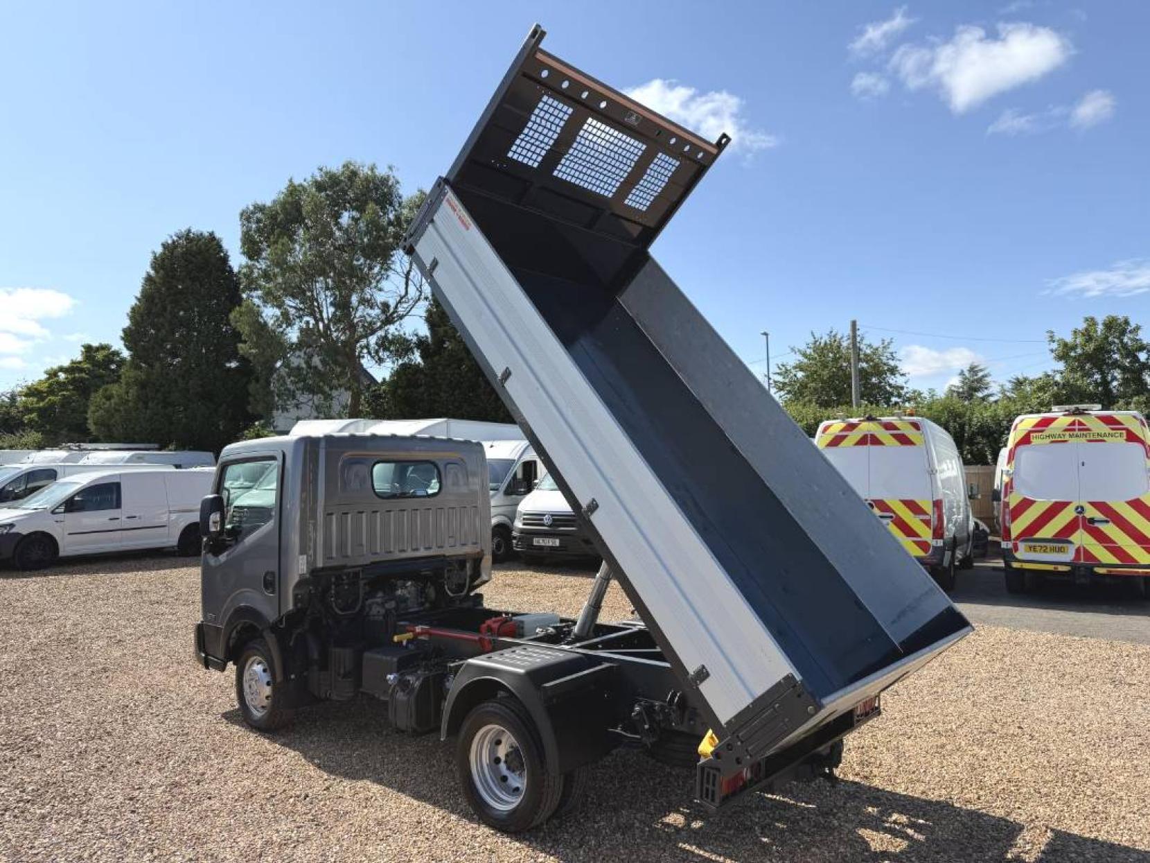 2019 Nissan NT400 Cabstar 3.0 dCi 35.13 Tipper 2dr Diesel Manual L1 Euro 6 (130 ps) - Thumbnail 13