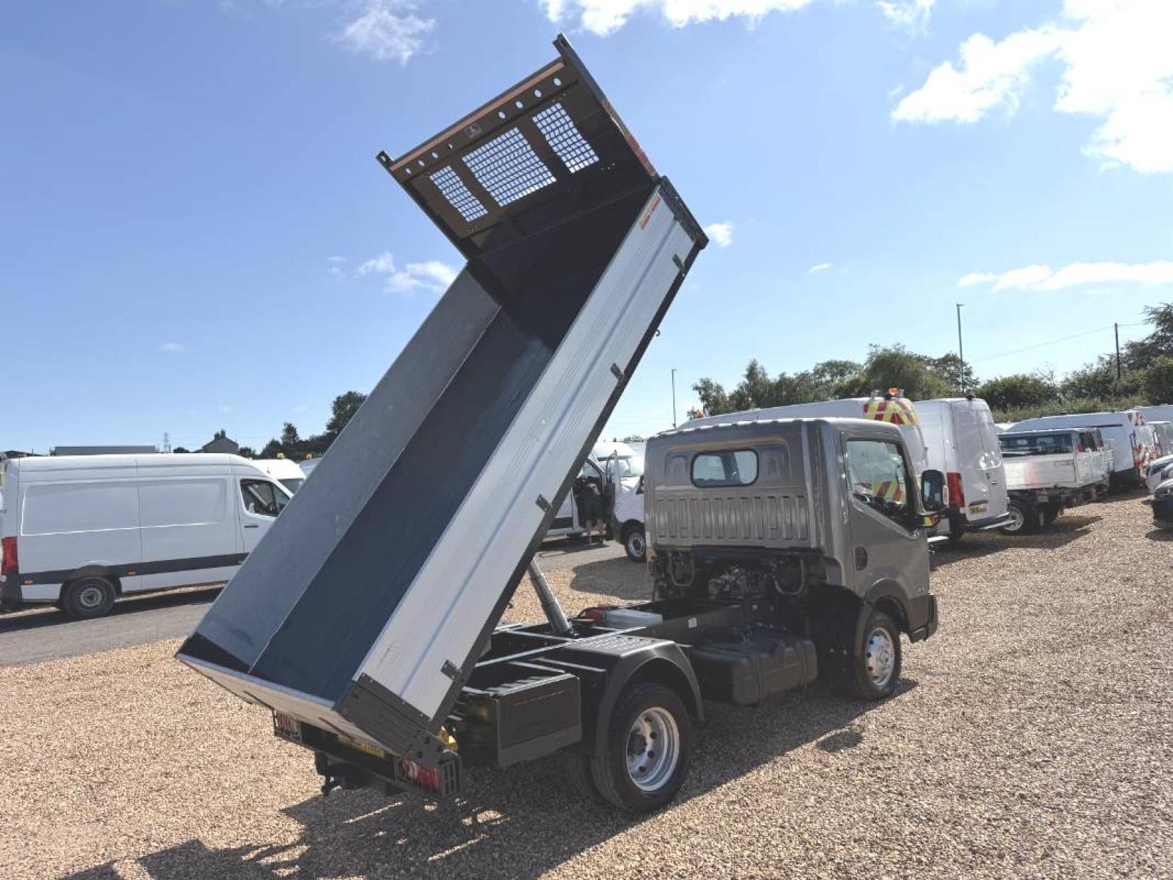 2019 Nissan NT400 Cabstar 3.0 dCi 35.13 Tipper 2dr Diesel Manual L1 Euro 6 (130 ps) - Thumbnail 11