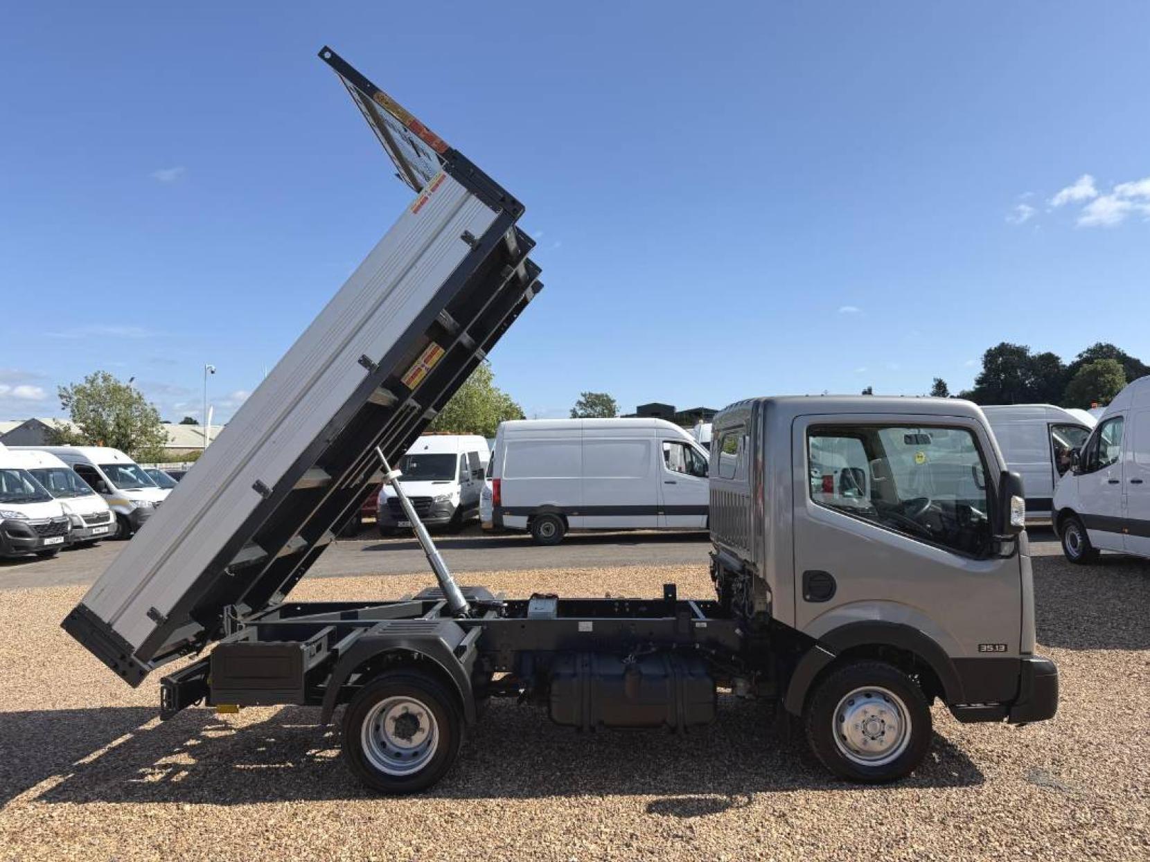 2019 Nissan NT400 Cabstar 3.0 dCi 35.13 Tipper 2dr Diesel Manual L1 Euro 6 (130 ps) - Thumbnail 12