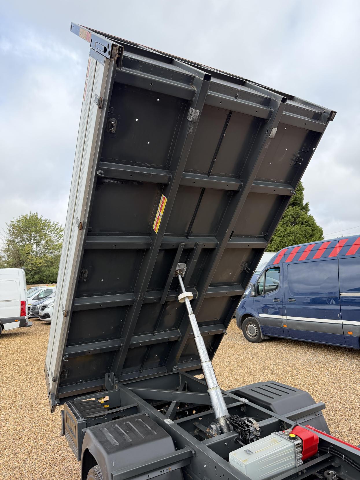 2019 Nissan NT400 Cabstar 3.0 dCi 35.13 Tipper 2dr Diesel Manual L1 Euro 6 (130 ps) - Thumbnail 39