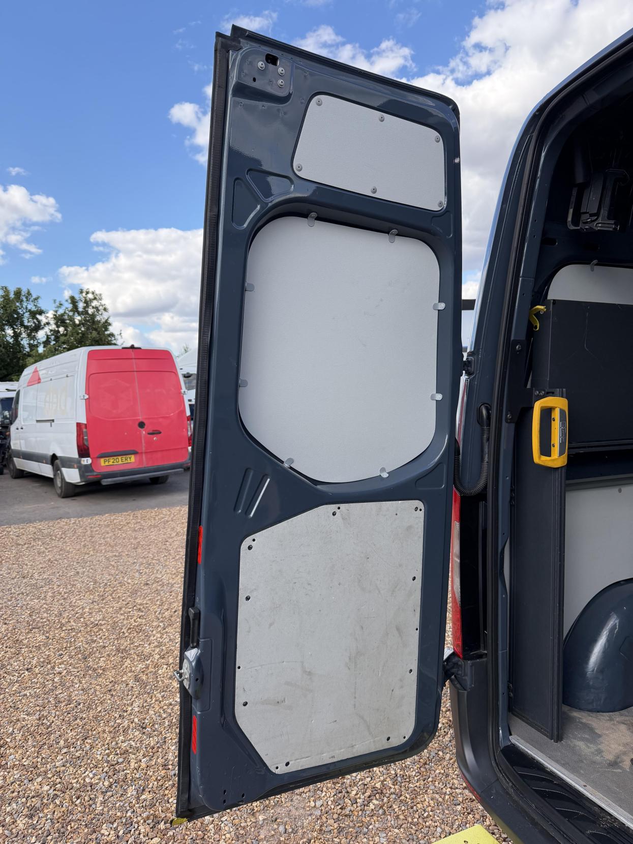 2019 Mercedes-Benz Sprinter 2.1 314 CDI Panel Van 5dr Diesel Manual FWD L2 H2 Euro 6 (143 ps) - Thumbnail 44