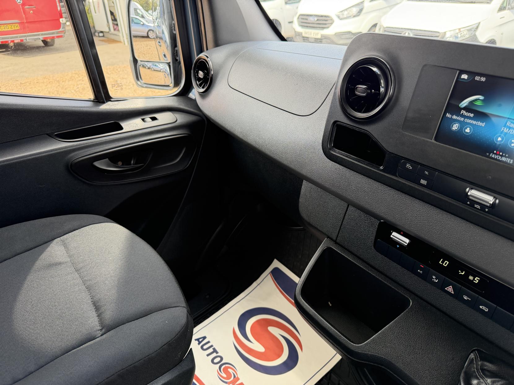 2019 Mercedes-Benz Sprinter 2.1 314 CDI Panel Van 5dr Diesel Manual FWD L2 H2 Euro 6 (143 ps) - Thumbnail 33