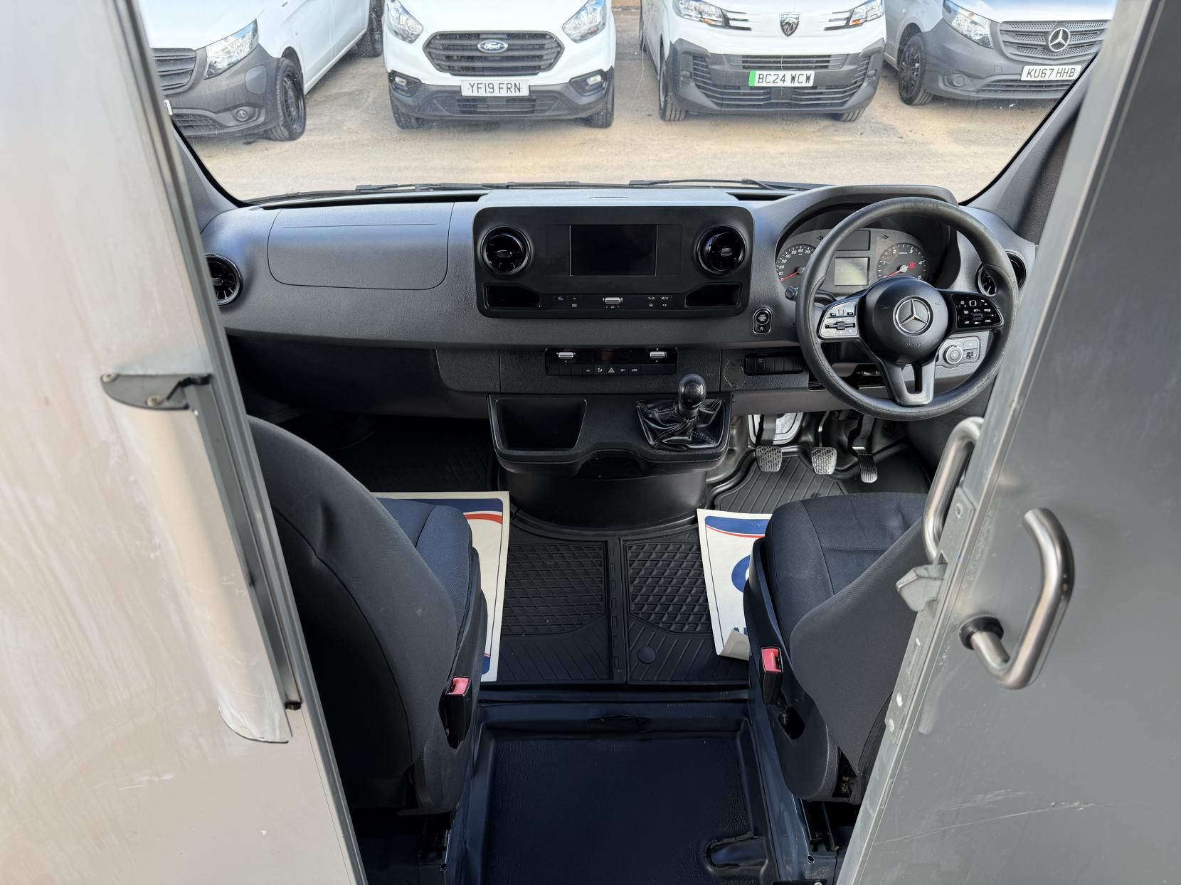 2019 Mercedes-Benz Sprinter 2.1 314 CDI Panel Van 5dr Diesel Manual FWD L2 H2 Euro 6 (143 ps) - Thumbnail 36